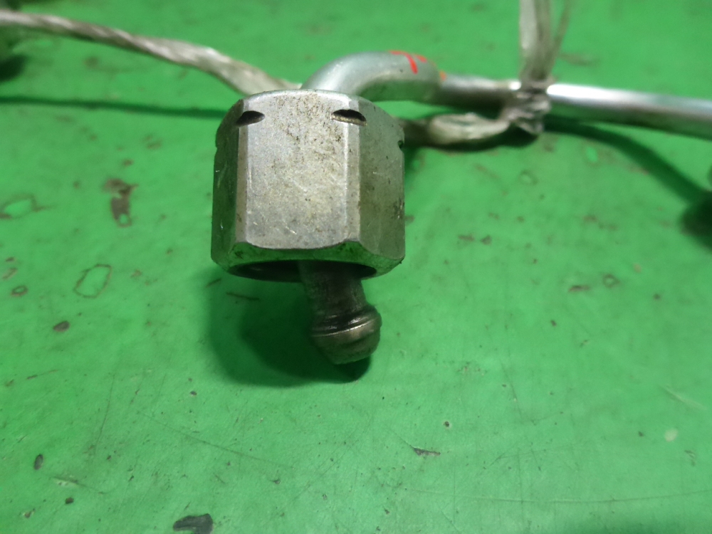 Трубка топливная