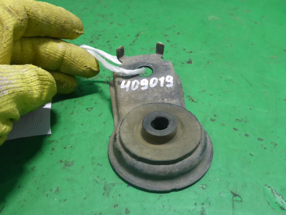 Кронштейн радиатора