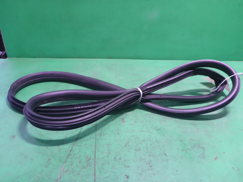 Уплотнитель двери