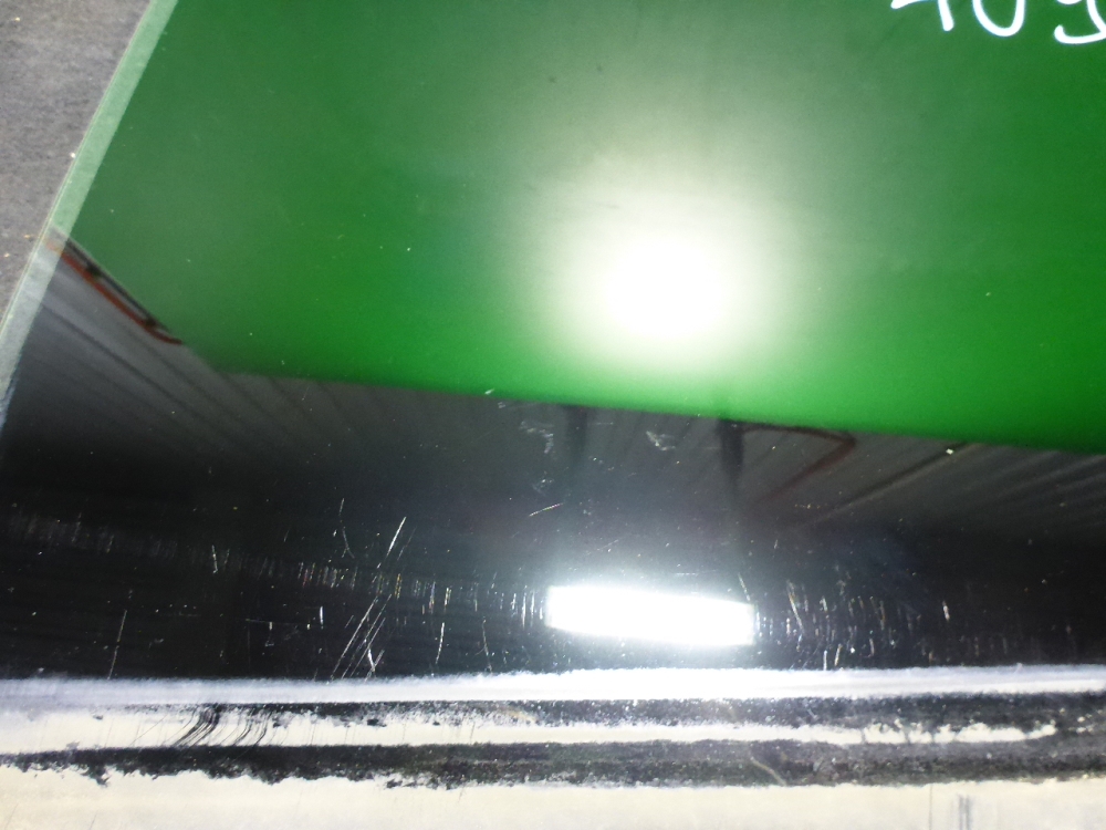 Стекло двери задней левой