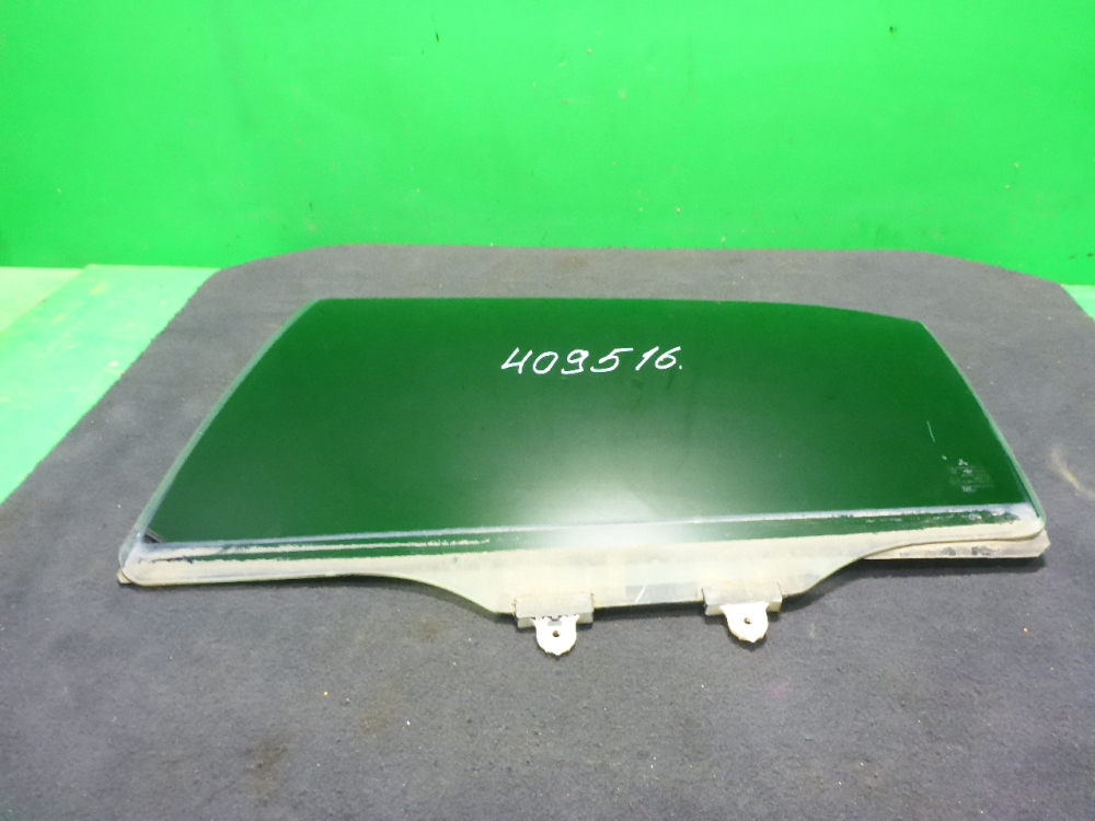 Стекло двери задней левой