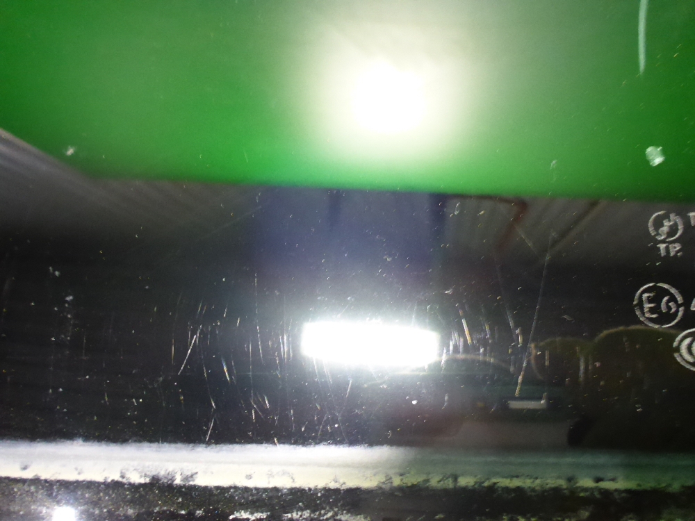 Стекло двери задней левой