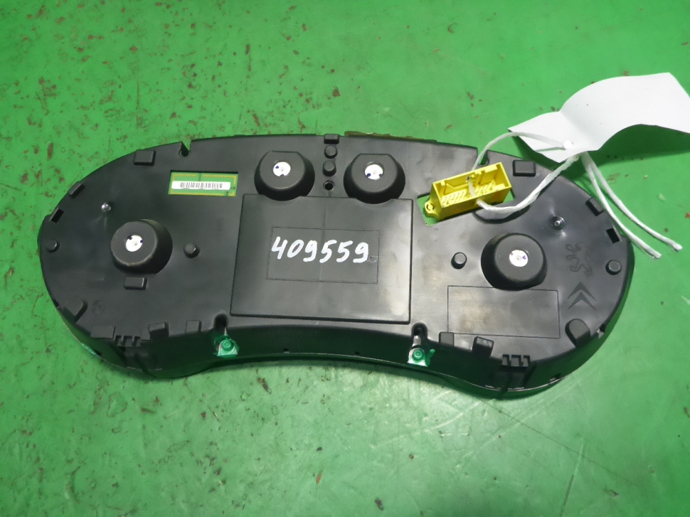 Панель приборов