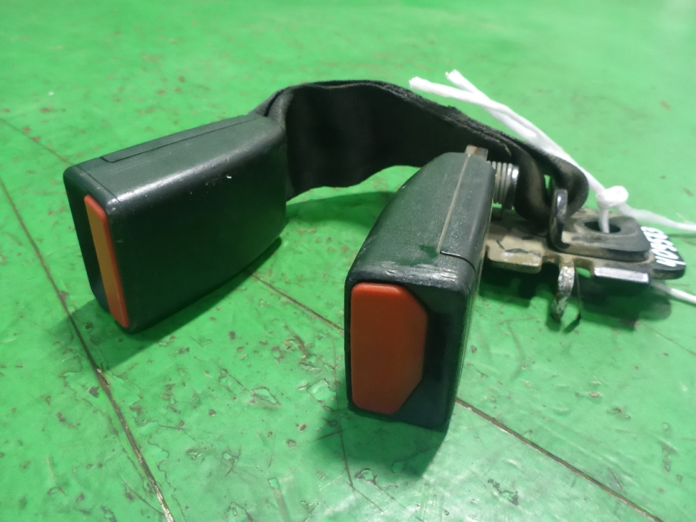 Ответная часть ремня безопасности