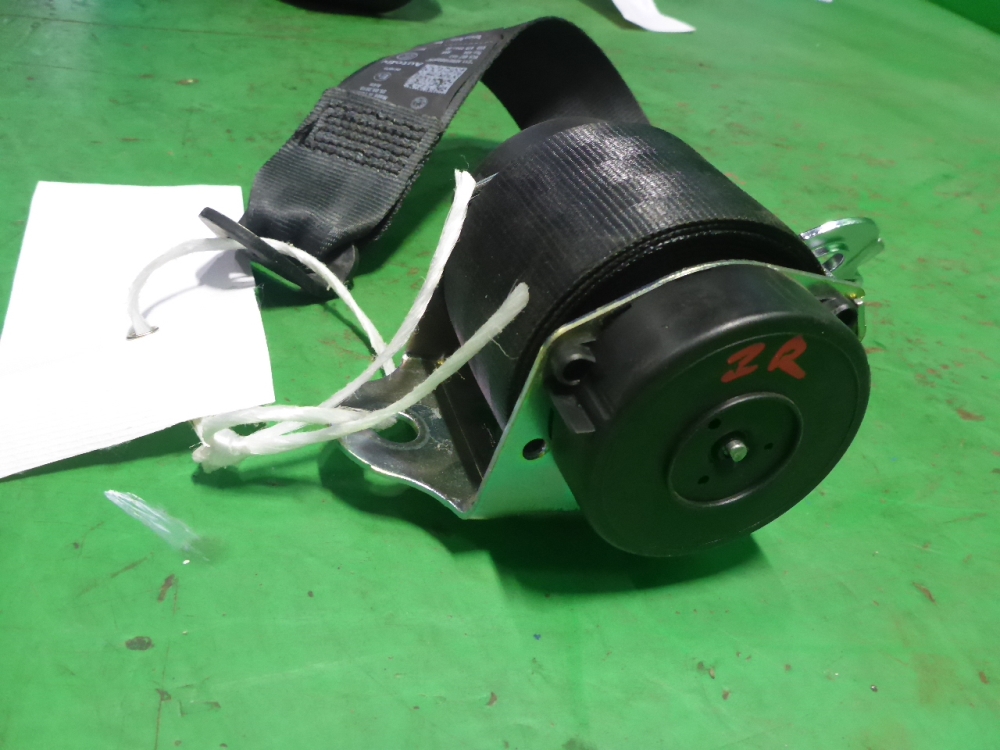 Ремень безопасности