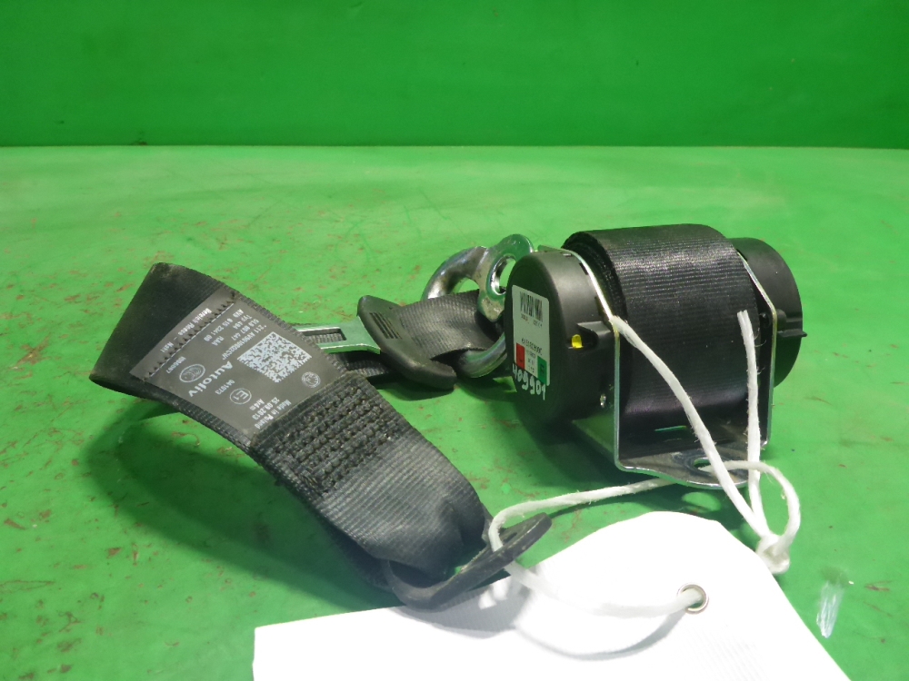 Ремень безопасности