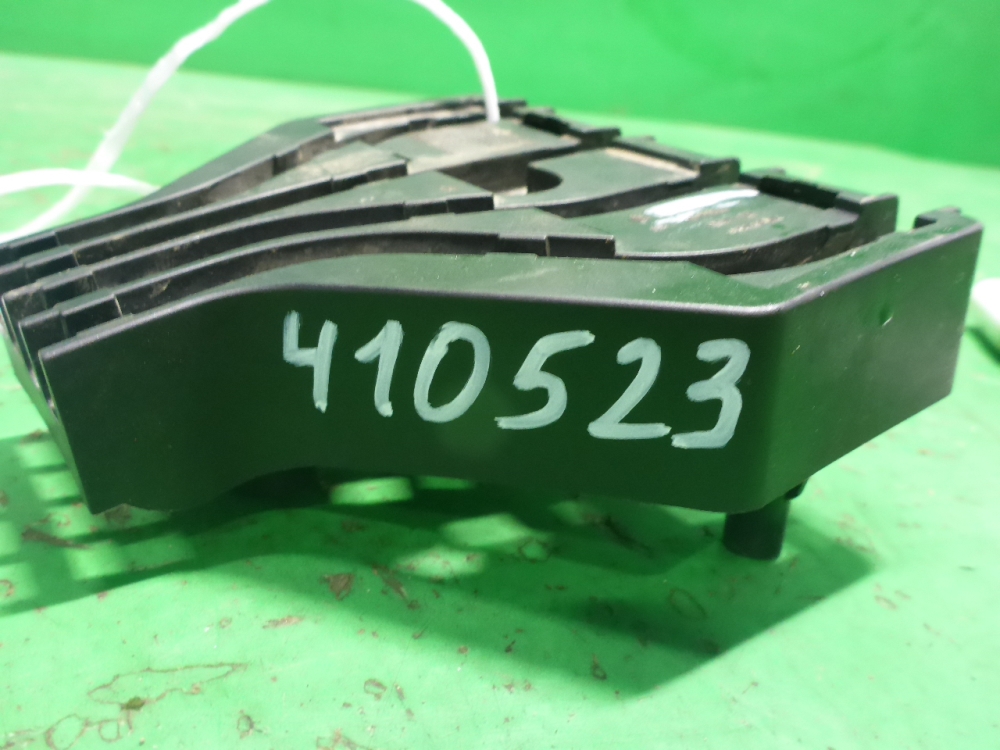 Кронштейн (сопут. товар)