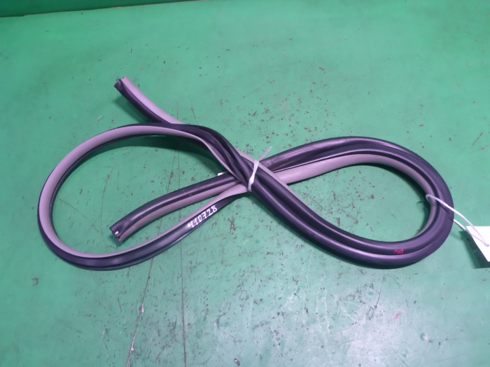 Уплотнитель двери