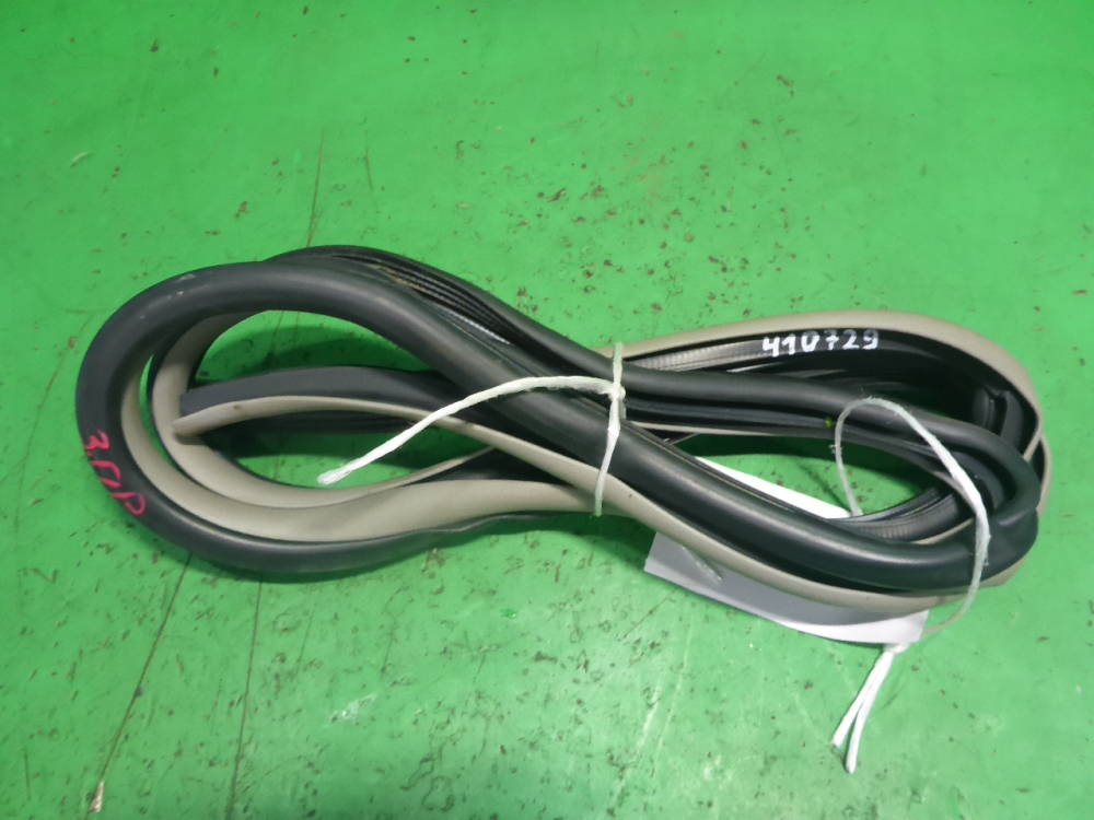 Уплотнитель двери