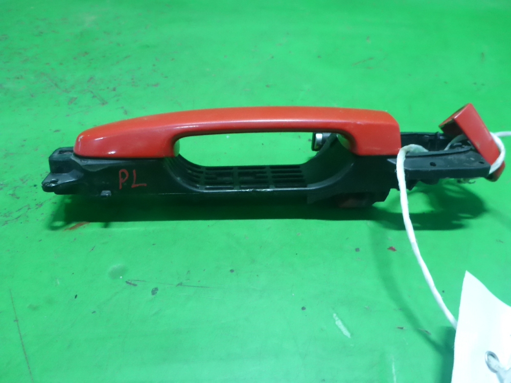 Ручка двери передней наружная левая