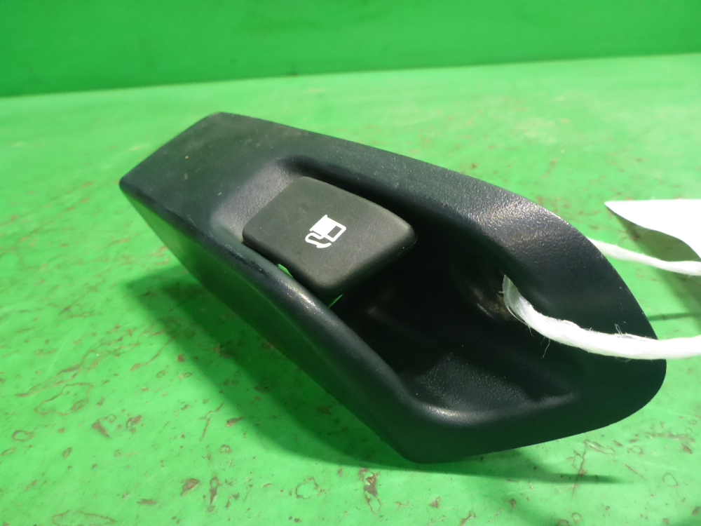 Ручка открывания лючка бензобака