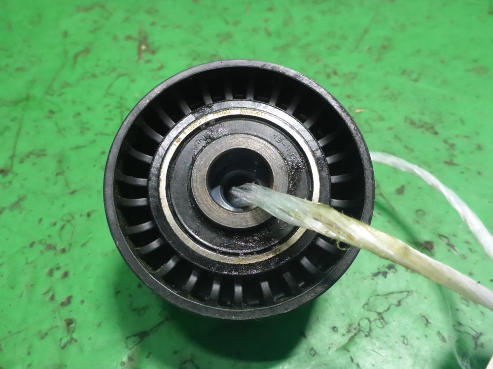 Ролик-натяжитель