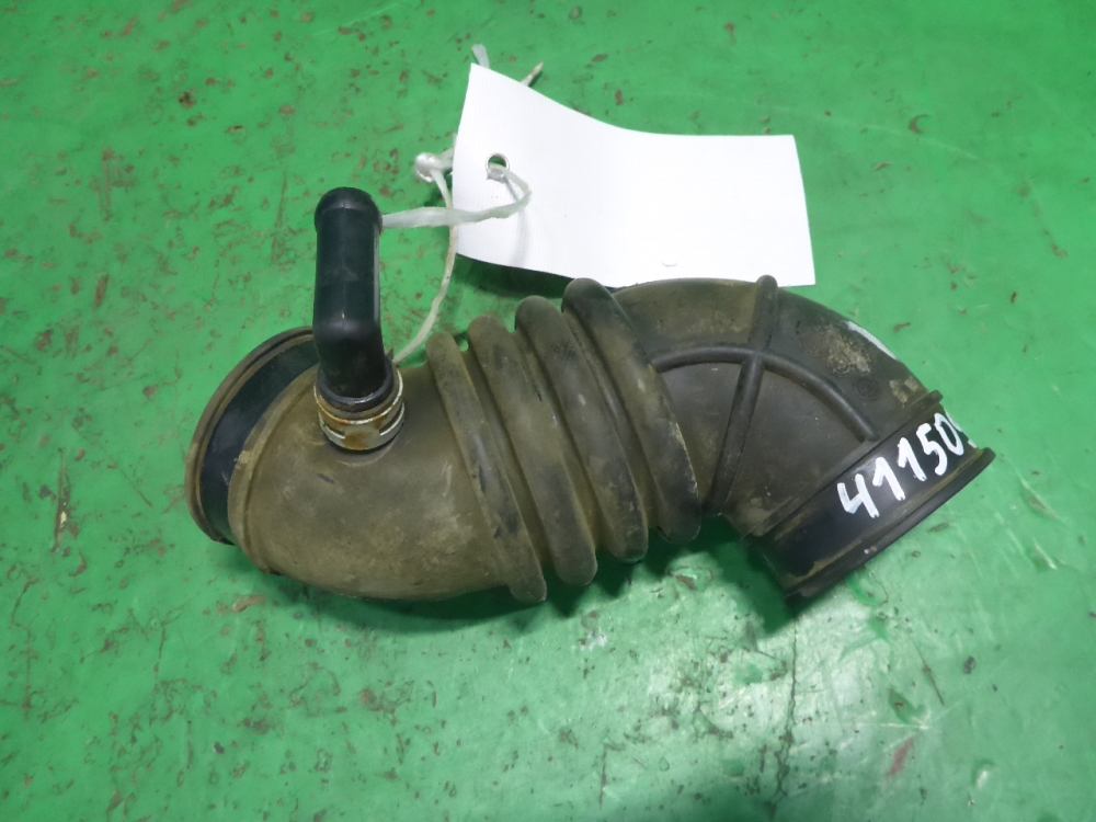 Патрубок воздушного фильтра