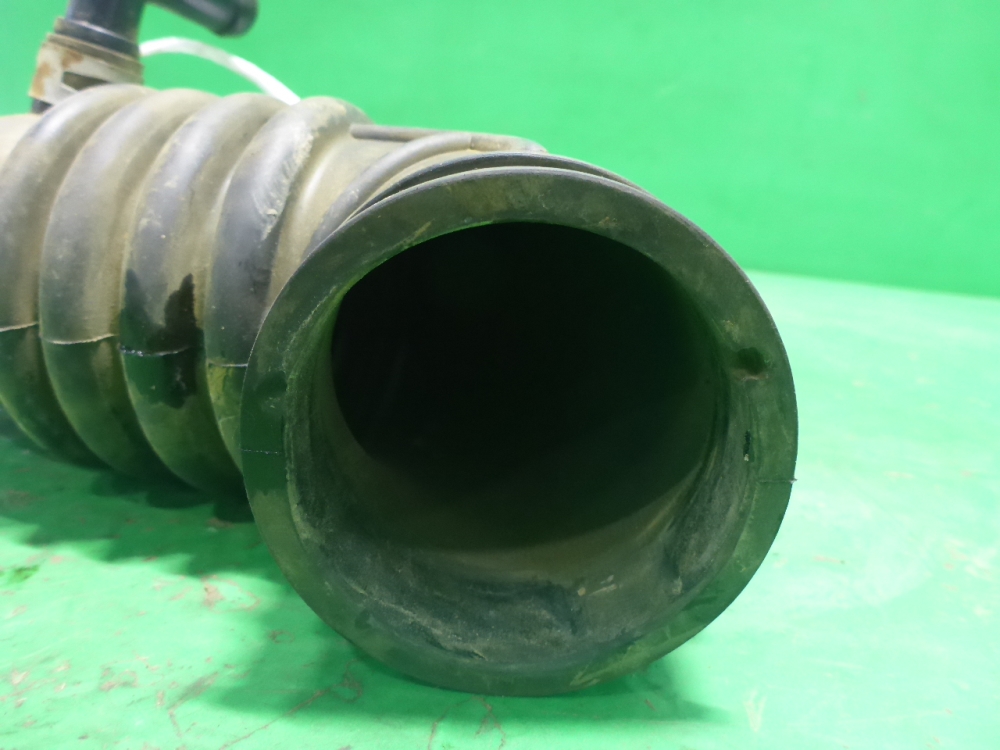 Патрубок воздушного фильтра