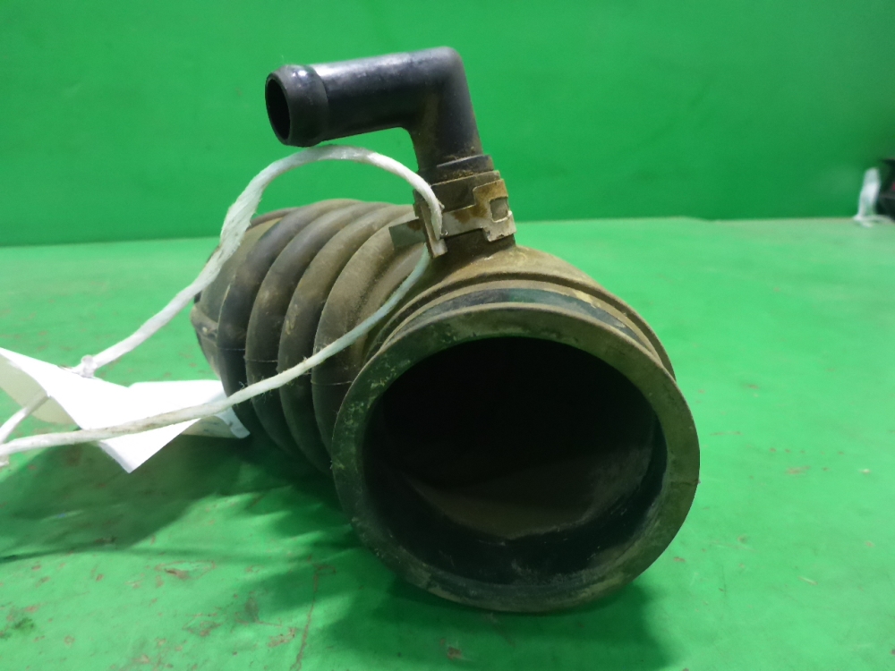 Патрубок воздушного фильтра