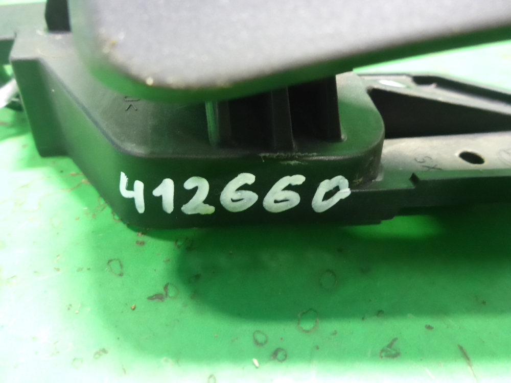 Ручка двери передней внутренняя левая