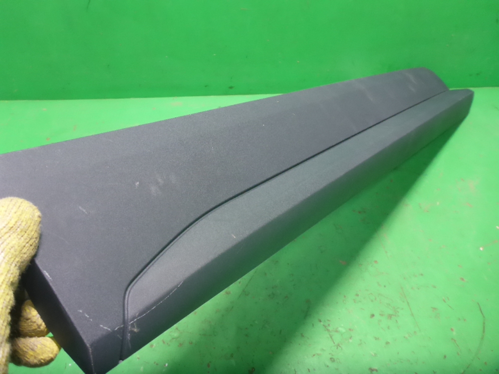 Накладка двери передней левой