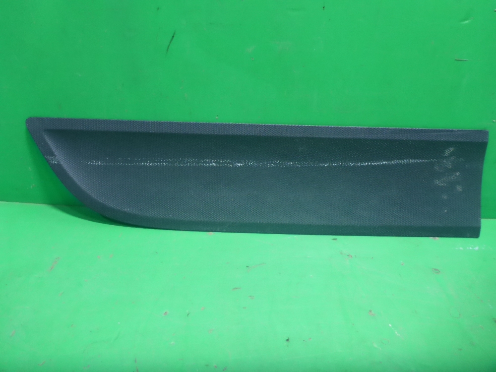 Накладка двери задней правой