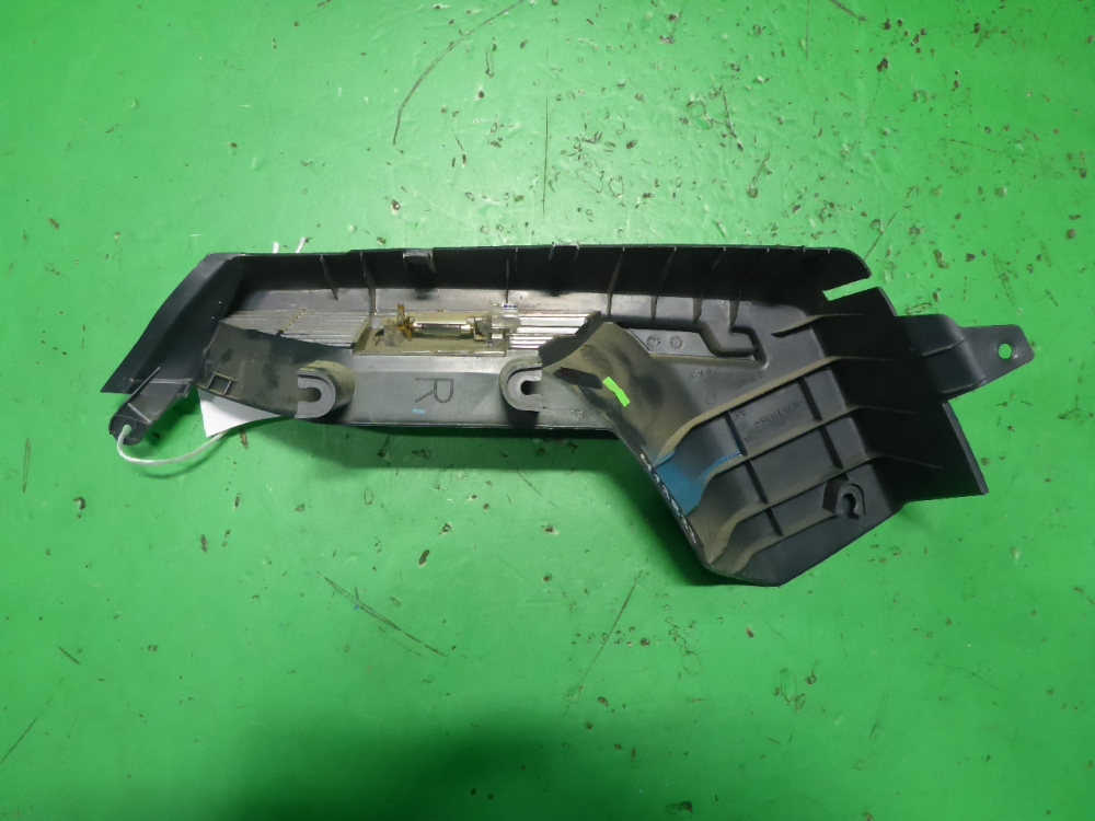 Держатель задней полки