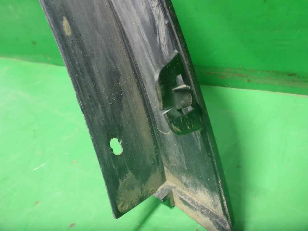 Накладка заднего крыла правого