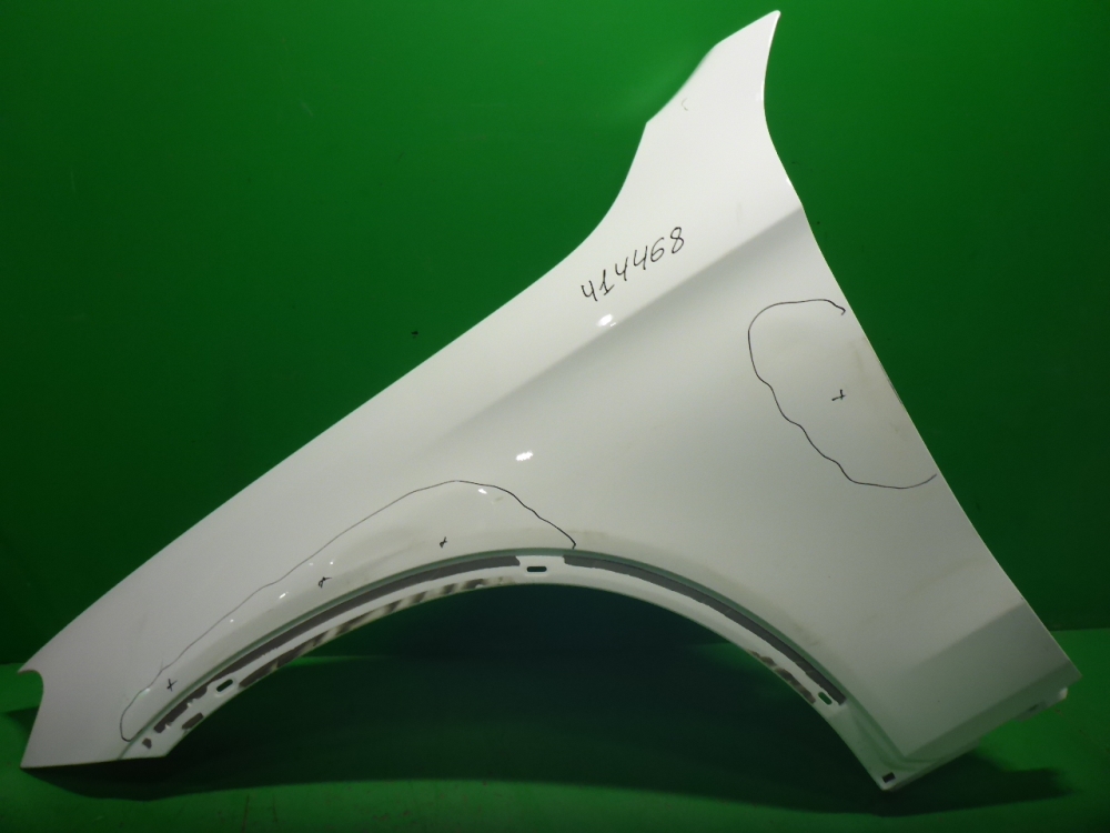 Крыло переднее левое