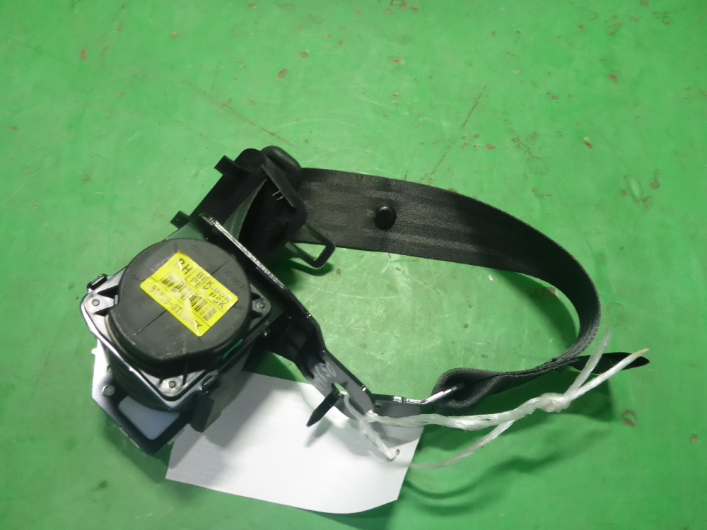 Ремень безопасности