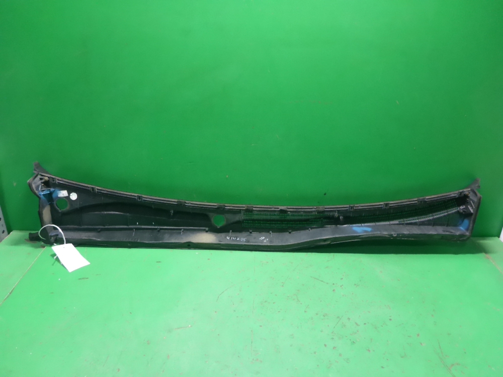 Решетка стеклоочистителей (Жабо)