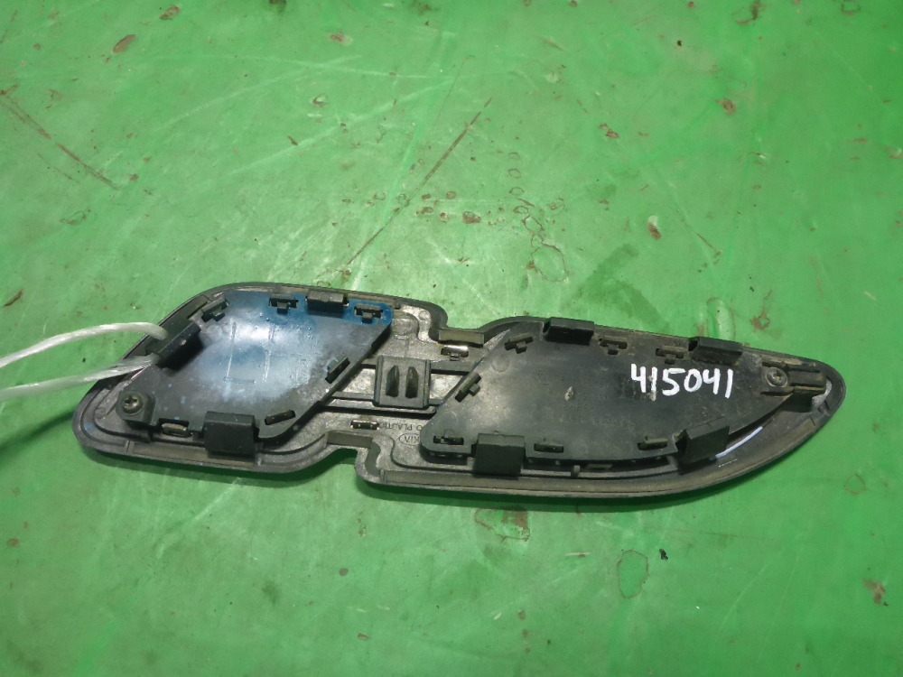 Накладка переднего крыла левого