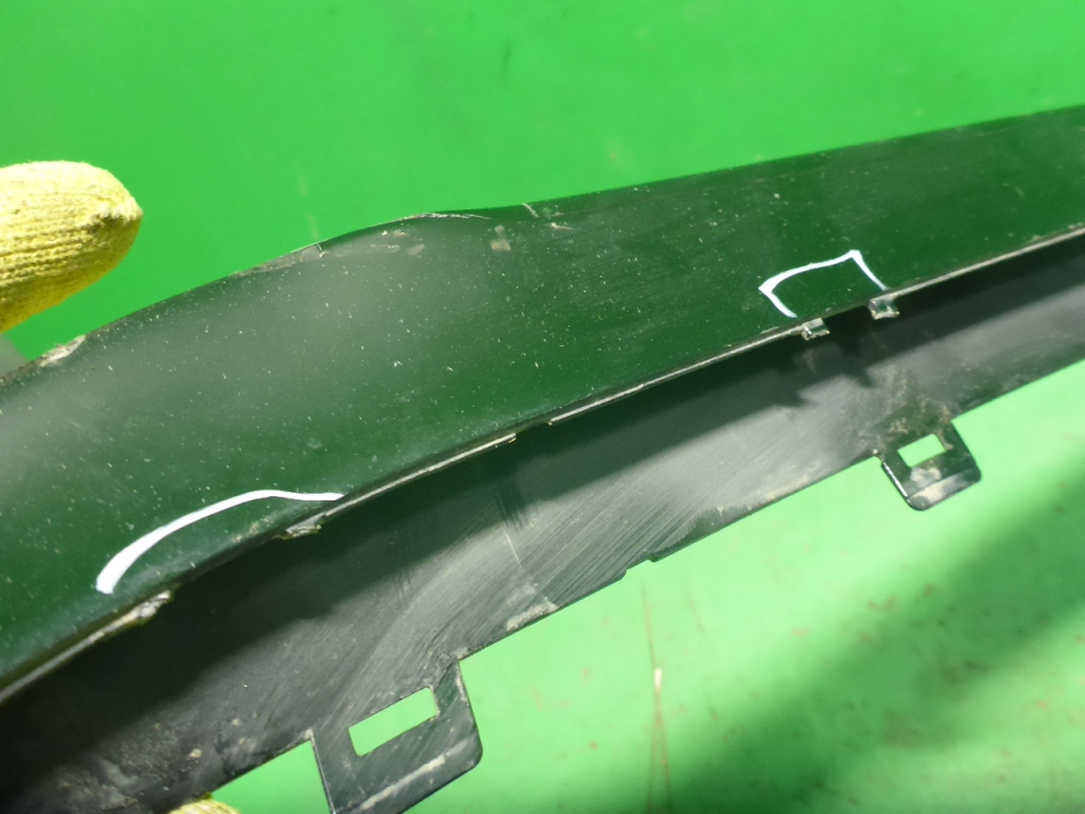 Накладка переднего бампера центральная