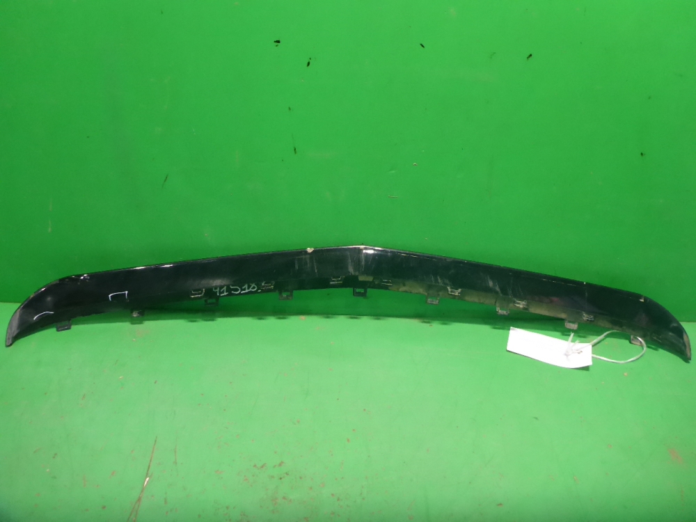 Накладка переднего бампера центральная