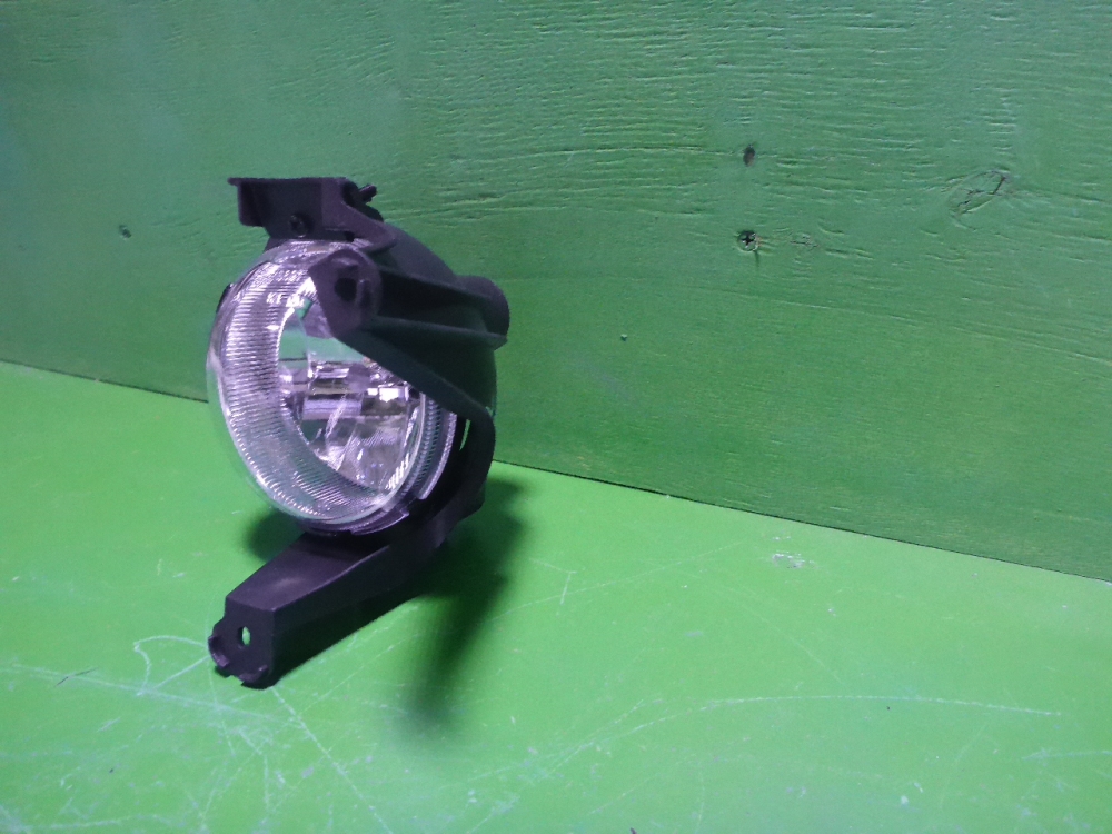 Фара противотуманная правая