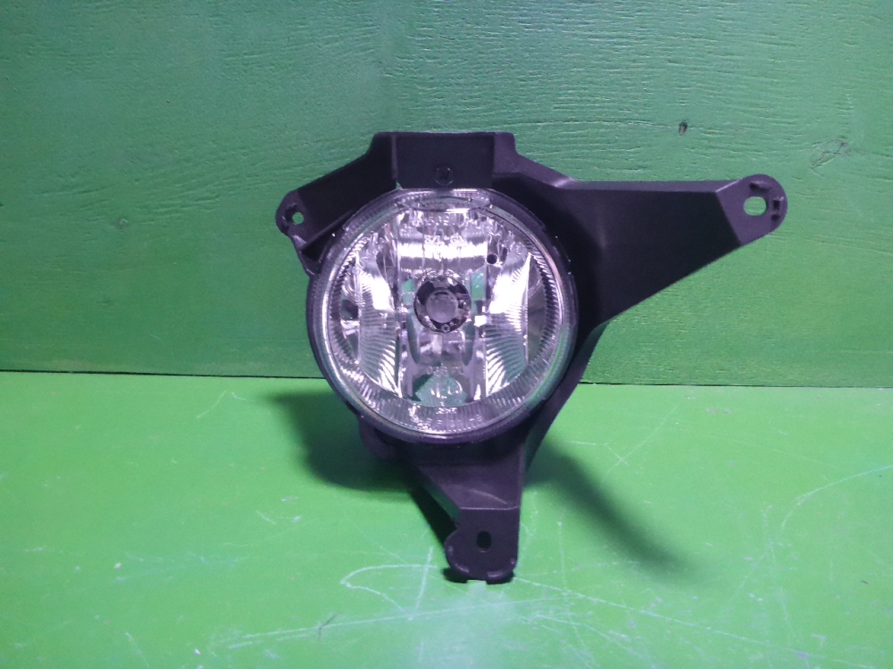 Фара противотуманная правая