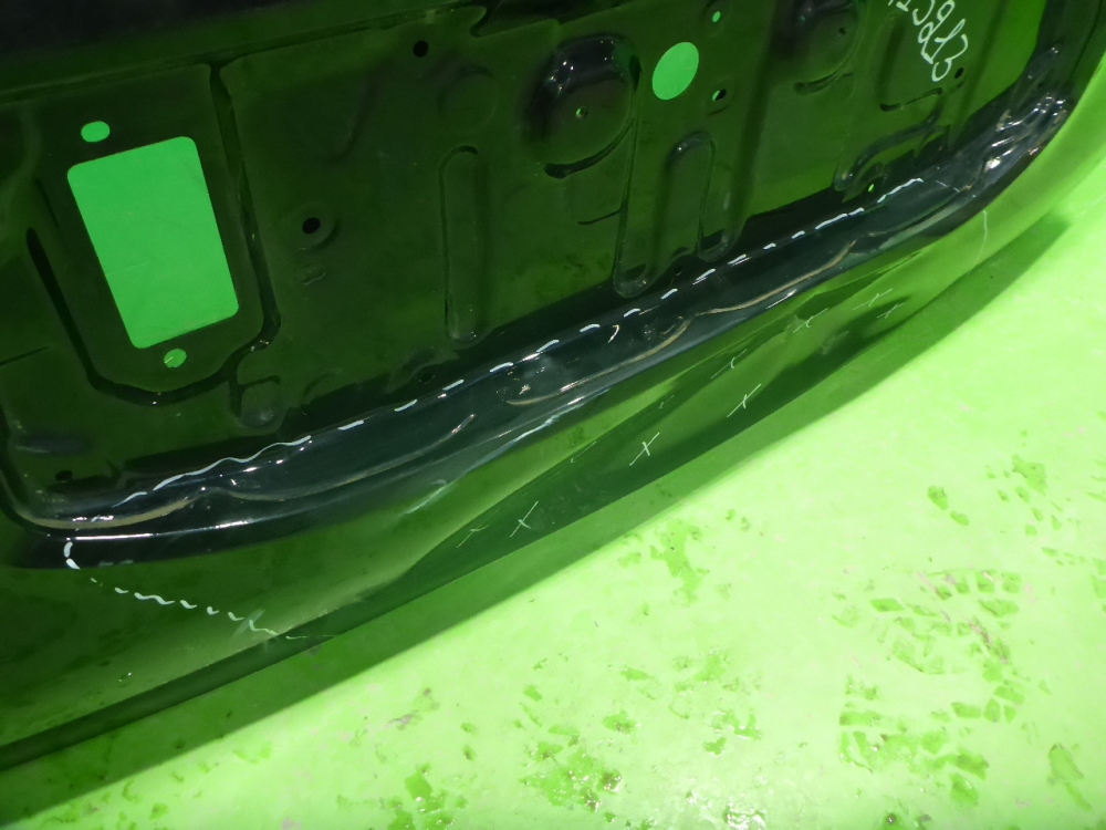 Дверь багажника