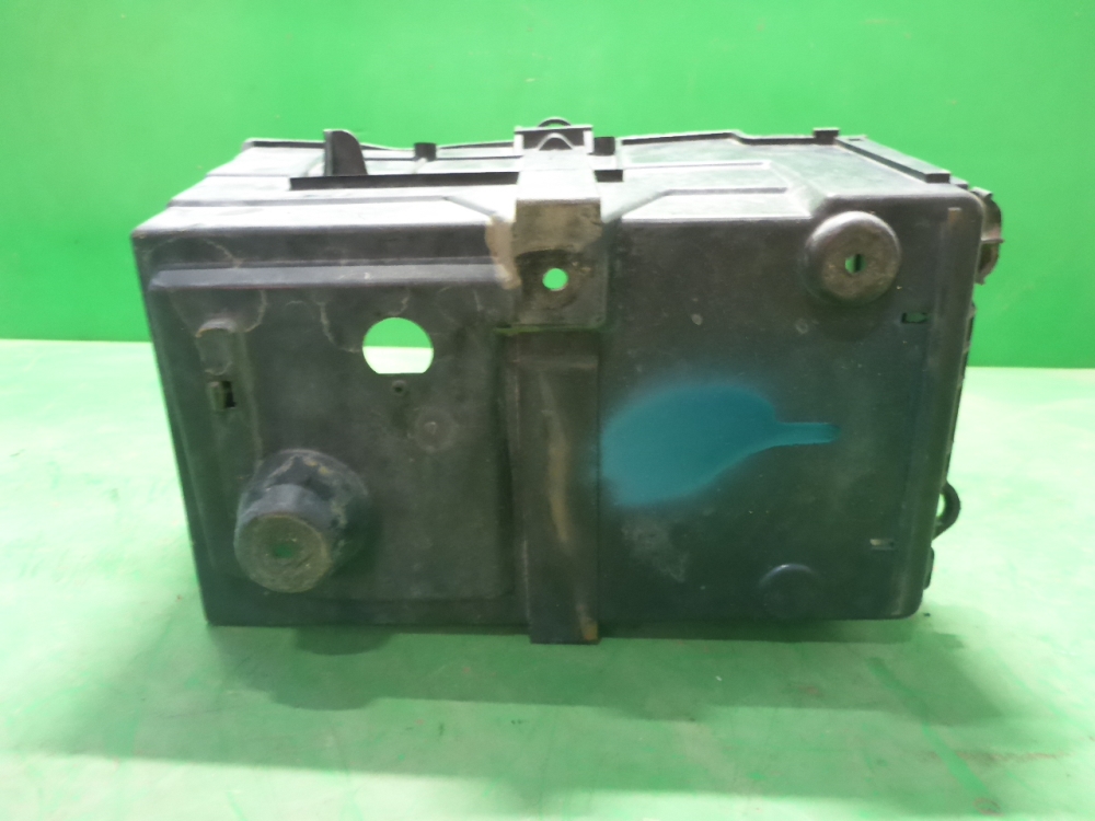 Крепление АКБ (корпус/подставка)