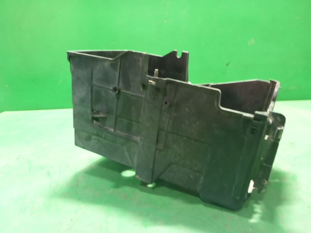 Крепление АКБ (корпус/подставка)