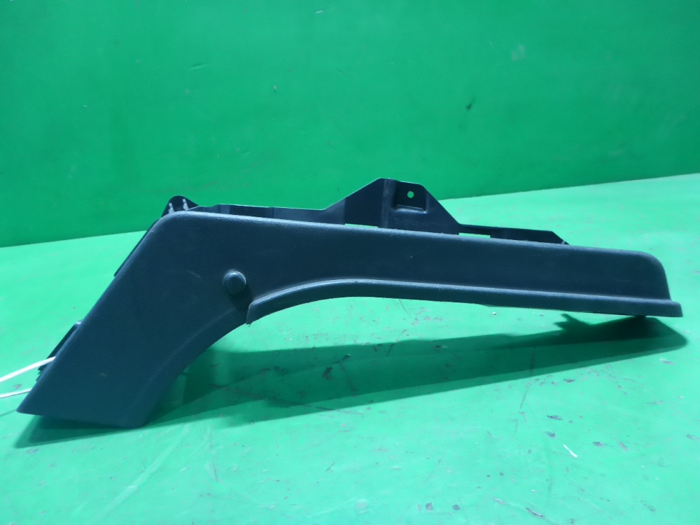 Держатель задней полки