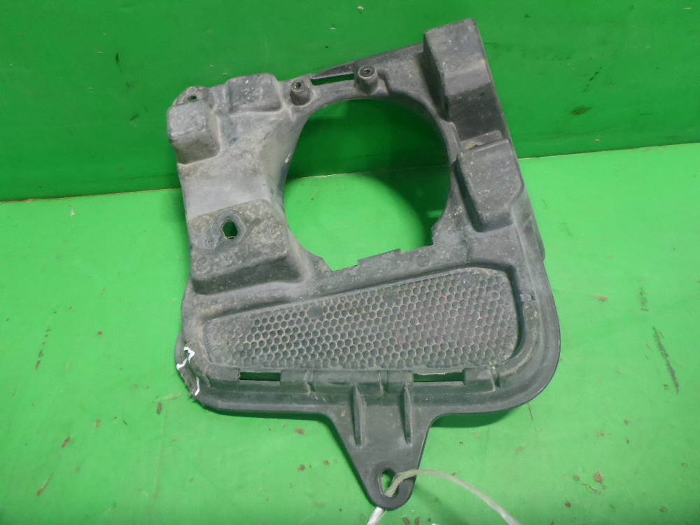 Кронштейн фары противотуманной левой