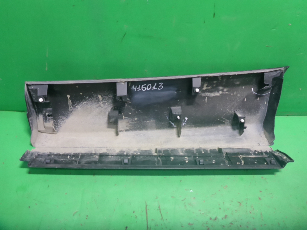 Накладка двери задней правой