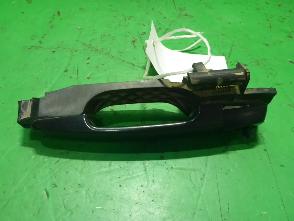 Ручка двери передней наружная левая