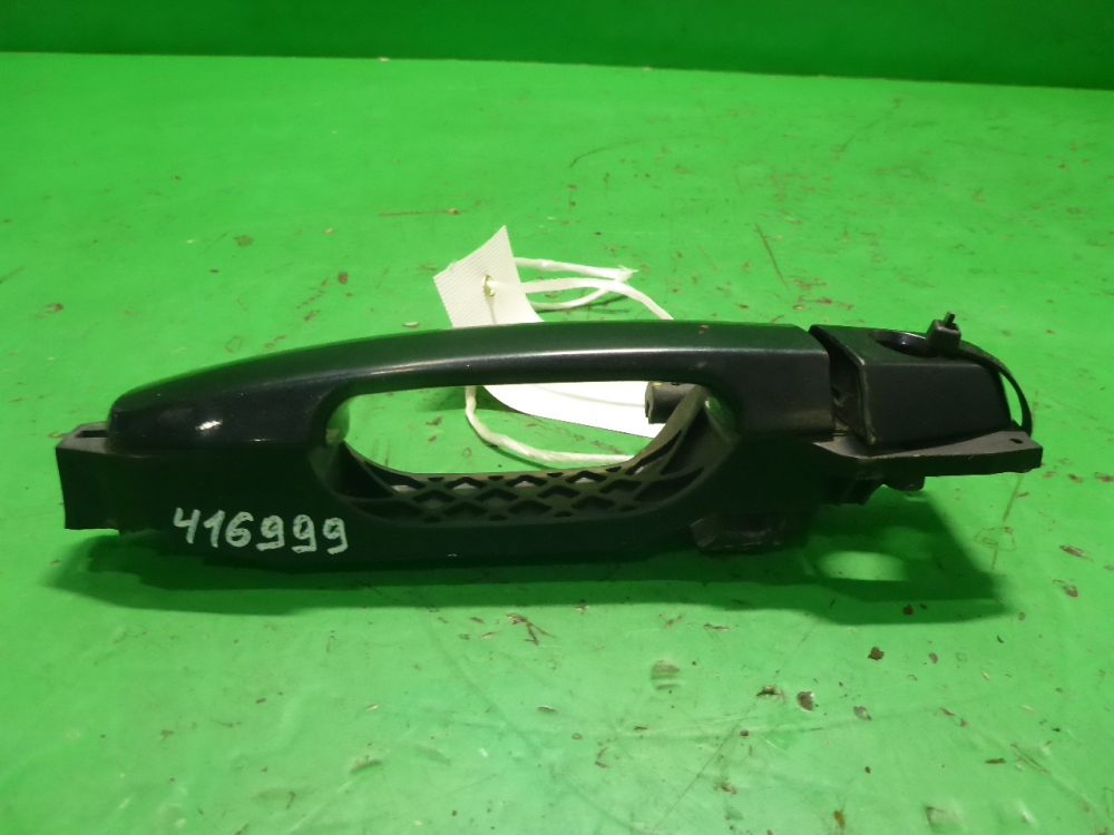 Ручка двери передней наружная левая