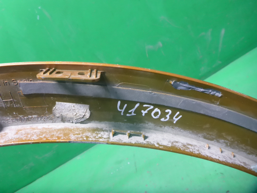 Накладка заднего крыла правого