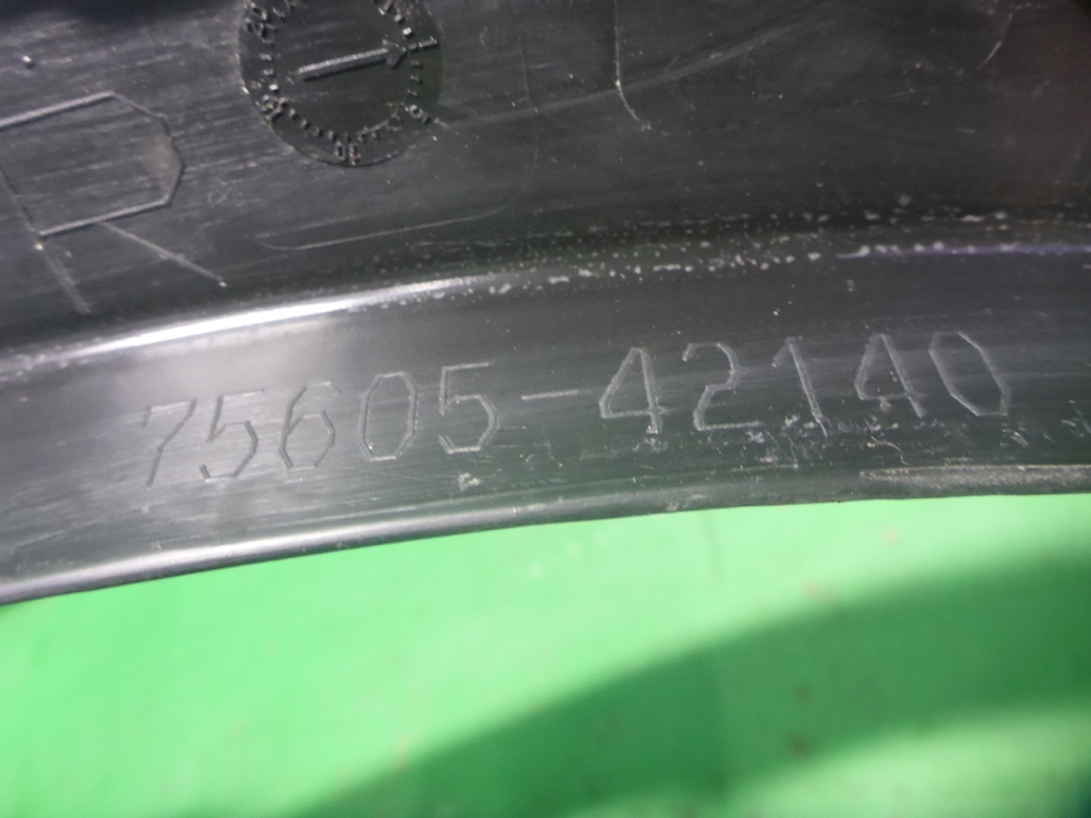 Накладка заднего крыла правого