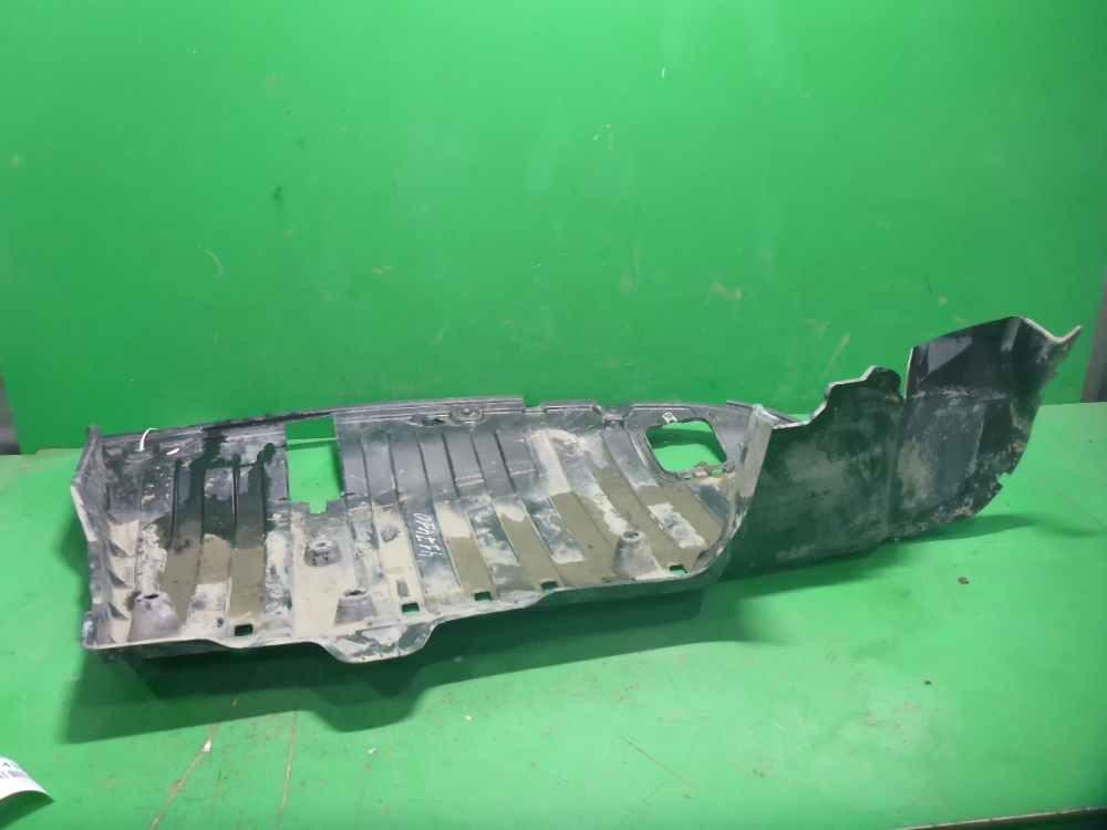 Защита антигравийная правая