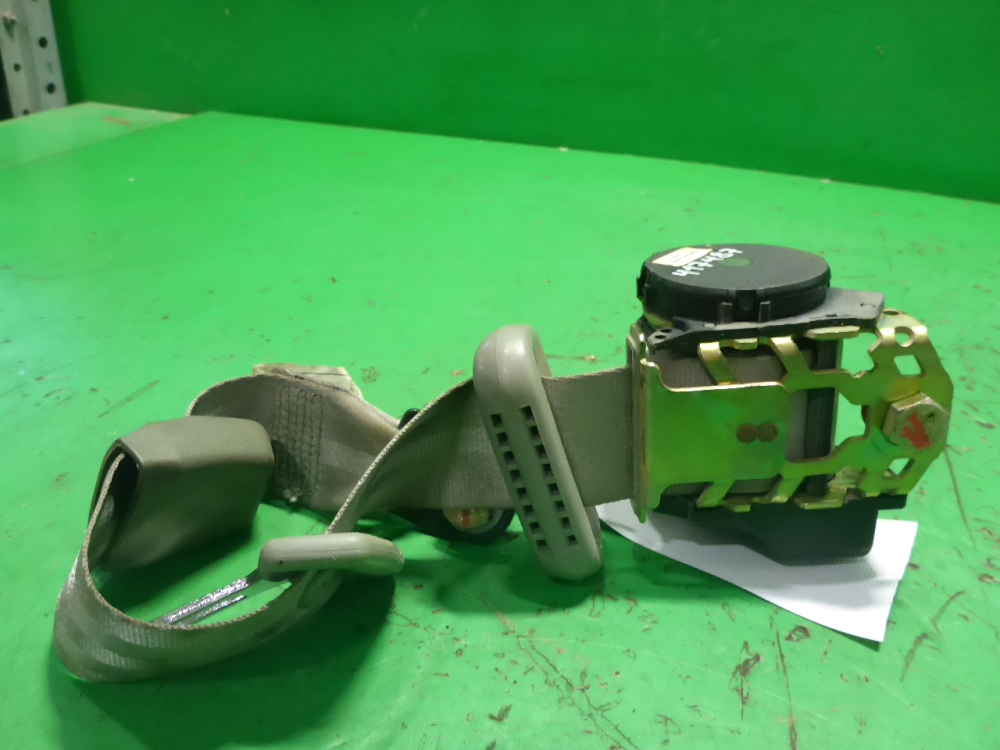 Ремень безопасности