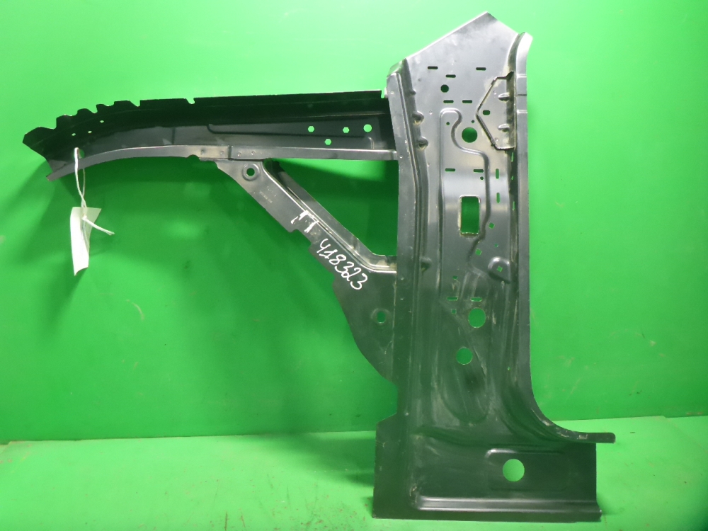 Кузовной элемент