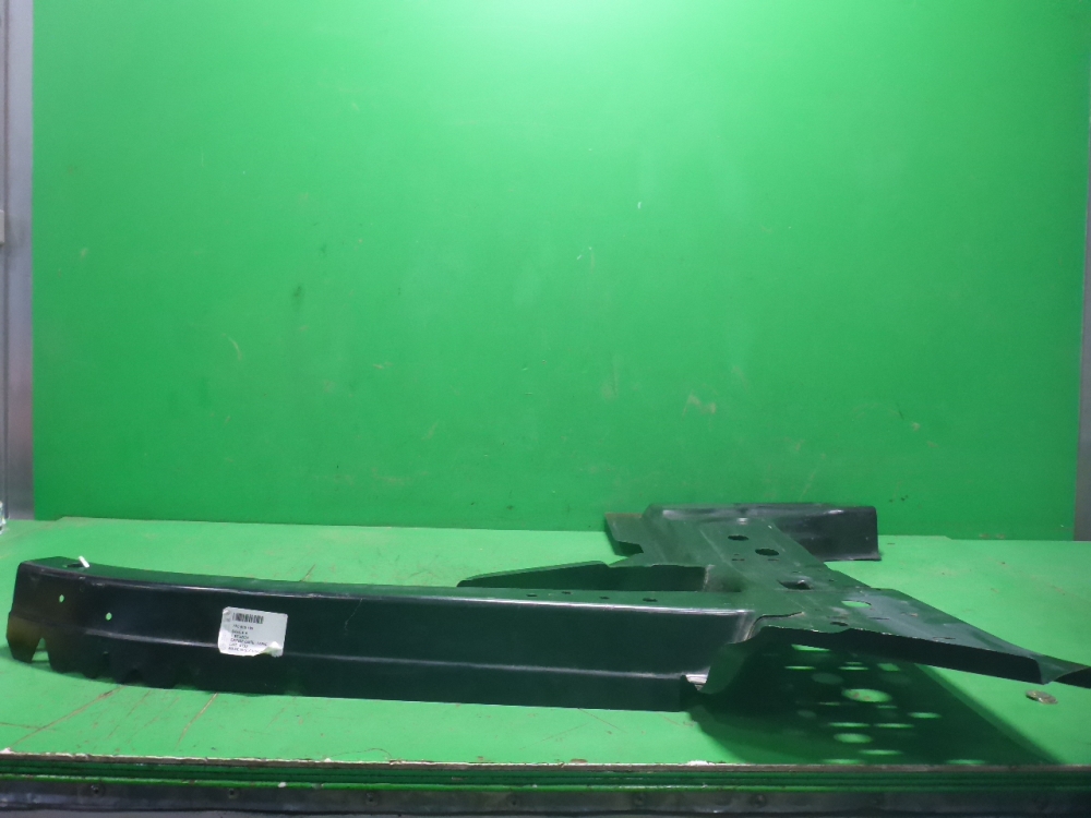 Кузовной элемент