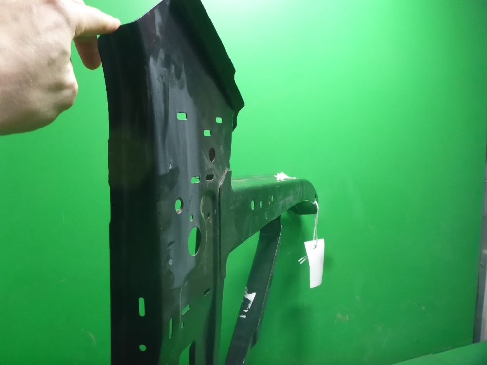 Кузовной элемент