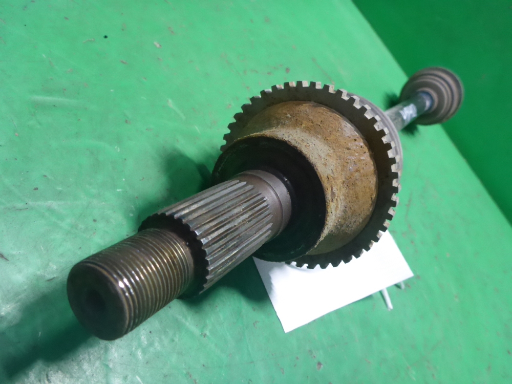 Полуось задняя левая