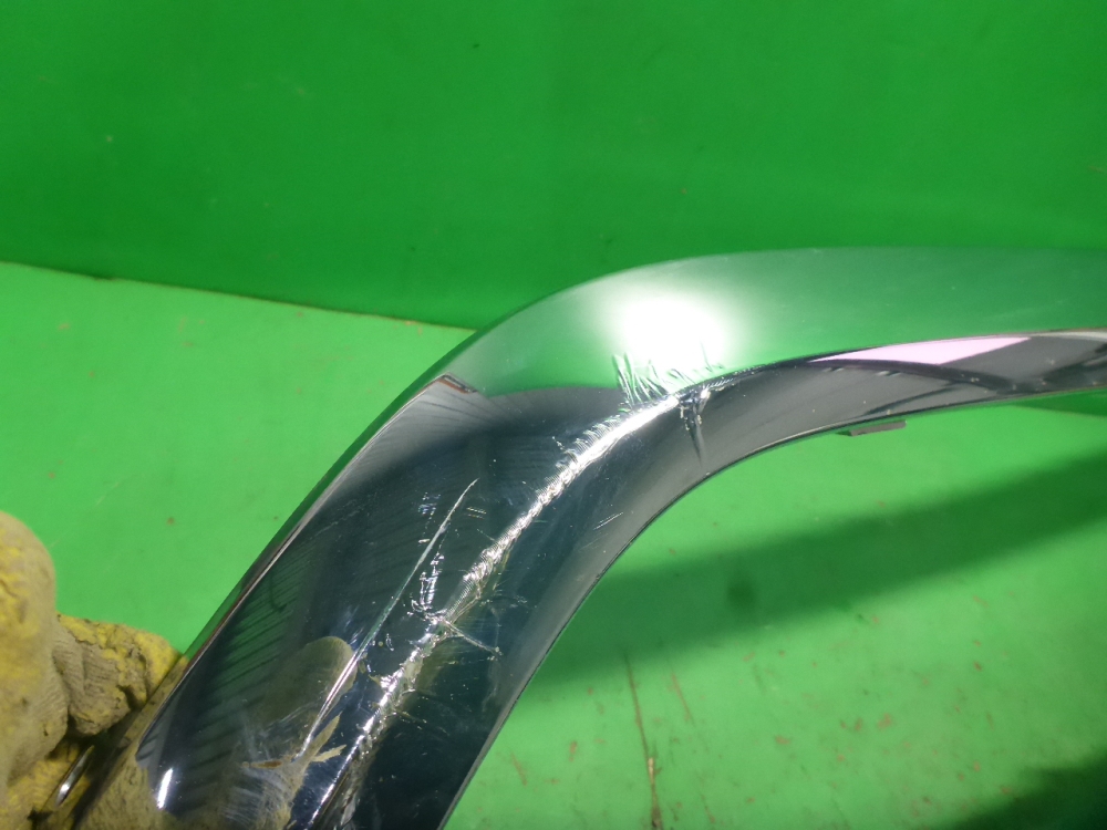 Накладка переднего бампера центральная