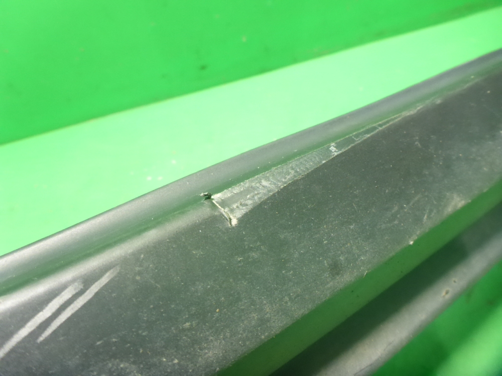 Накладка двери передней правой